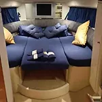 Barco Con Parking Y Duchas Gratuitas * סנשנשו