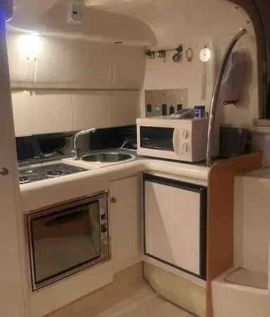 Botel Barco Con Parking Y Duchas Gratuitas *