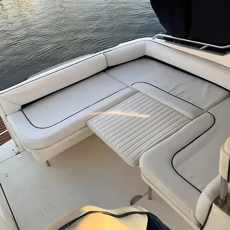 Barco Con Parking Y Duchas Gratuitas