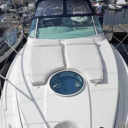 ספינת מלון Barco Con Parking Y Duchas Gratuitas