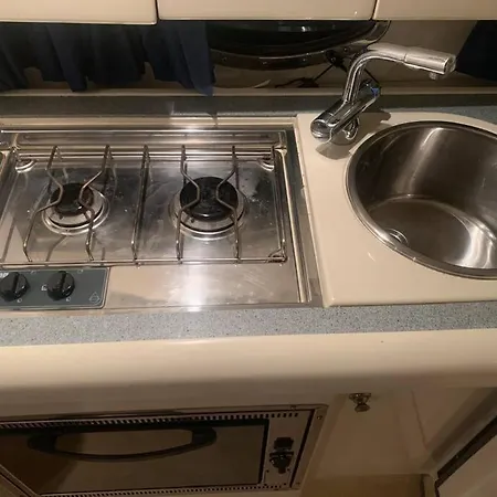 Botel Barco Con Parking Y Duchas Gratuitas