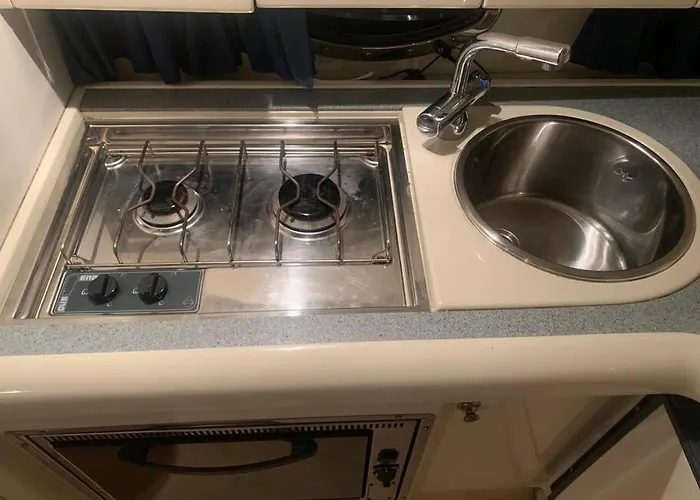 Botel Barco Con Parking Y Duchas Gratuitas