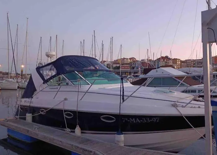 Barco Con Parking Y Duchas Gratuitas Botel *