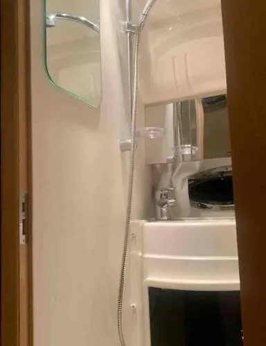 Barco Con Parking Y Duchas Gratuitas Botel *