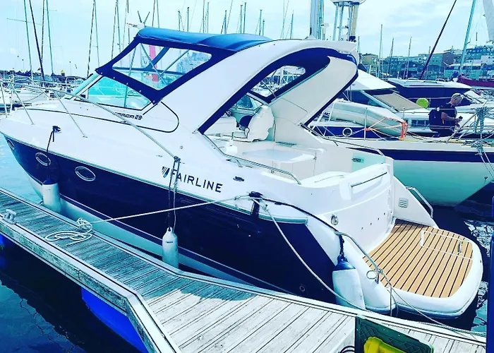 Barco Con Parking Y Duchas Gratuitas Botel